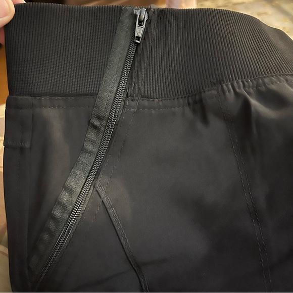 Cherokee Infinity Women's Size XL Black Mid Rise Jogger Scrub Pants NWT - Picture 10 of 10